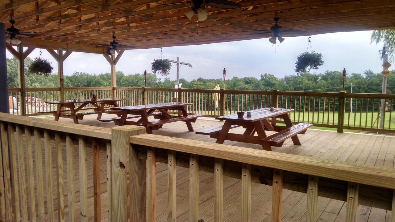 Lakewood Lodge & Restaurant Екстериор снимка