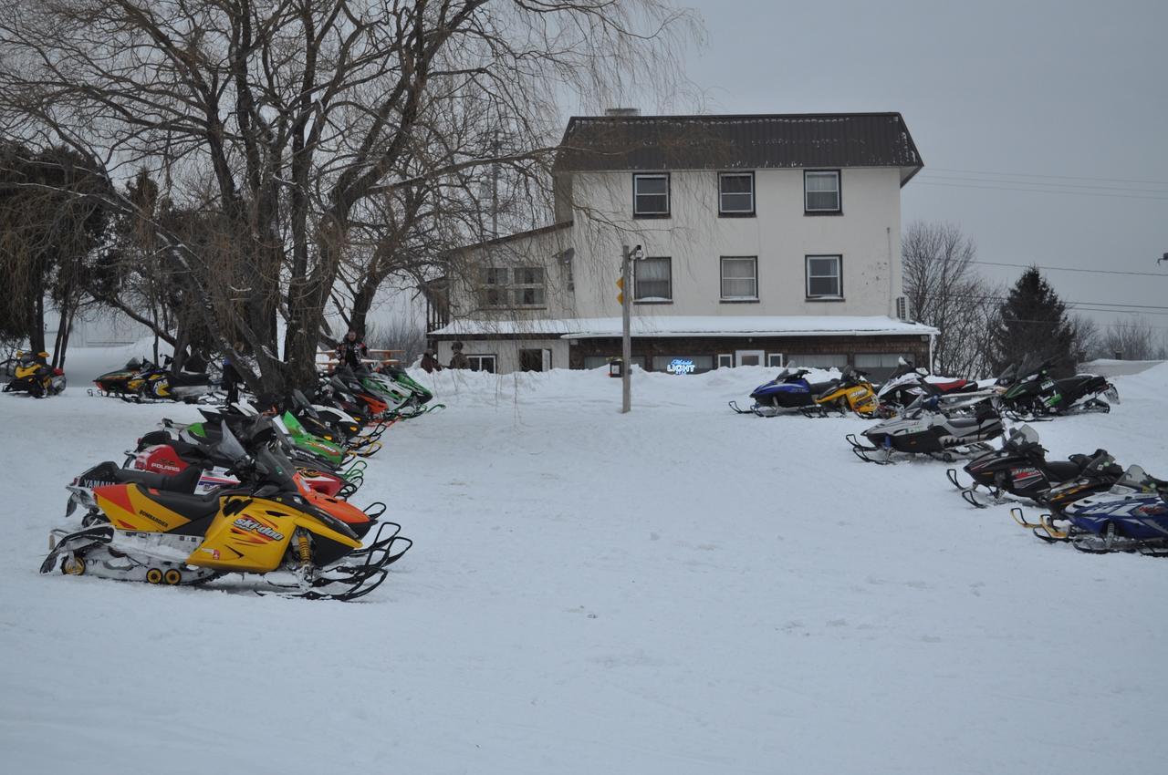 Lakewood Lodge & Restaurant Екстериор снимка